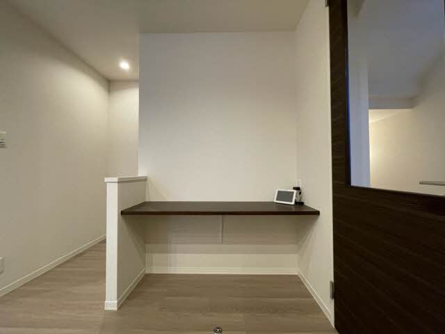 メゾン　ド　ラーミア 201号-5