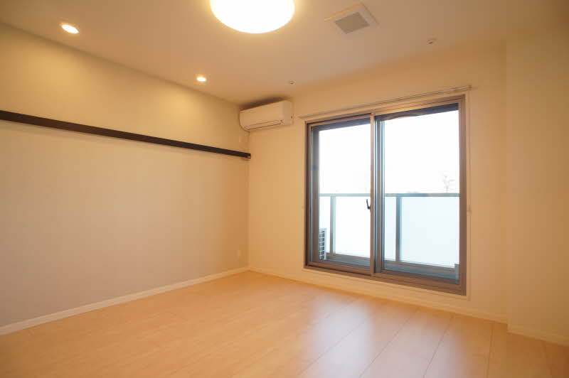 ヴィラ・コート 303号-3