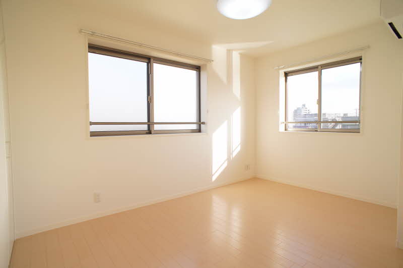 ベルニナ 301号-5