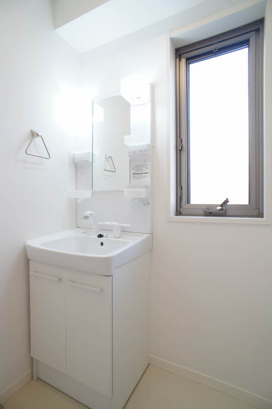 ベルニナ 301号-8