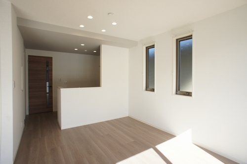 Ｑｕｅｕｅ　ｄｅ　ｃｈａｔ 201号-3