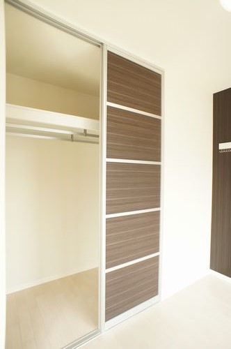 メゾン・ド・ラ・ジェネッス　Ⅲ 202号-8