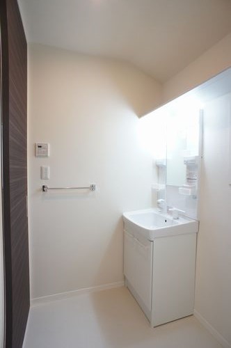 メゾン・ド・ラ・ジェネッス　Ⅲ 202号-9