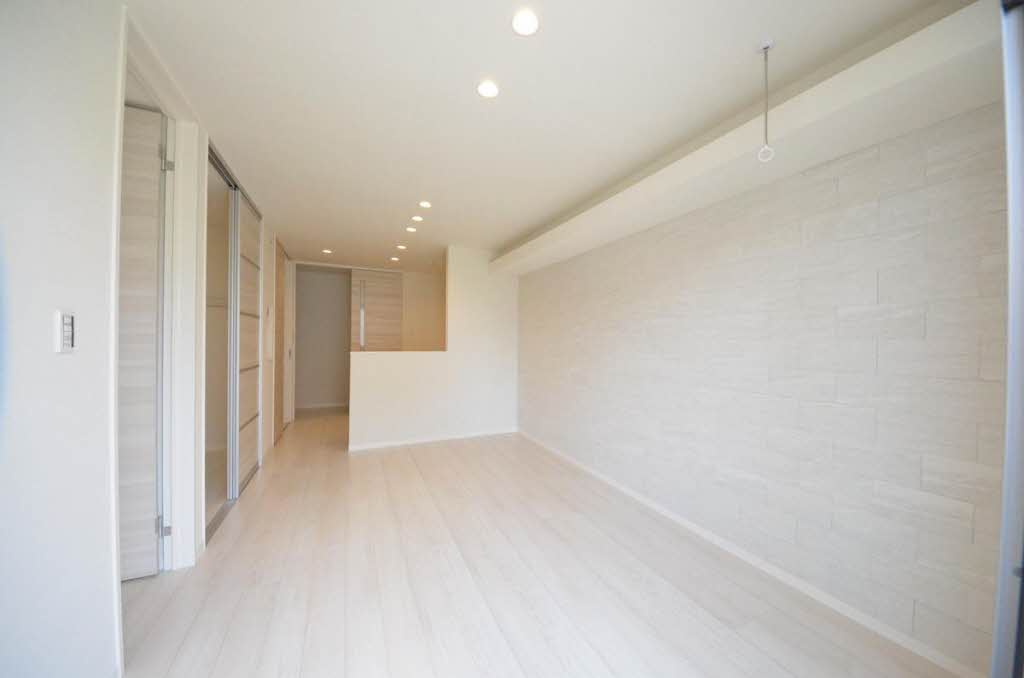 ＨＩＫＡＲＩ　ＥＡＳＴ 103号-2