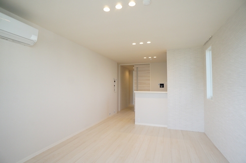 Ｓｈａ　Ｍａｉｓｏｎ　ＫＯＷＡ 203号-2