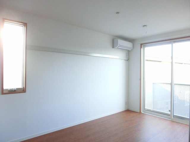 メゾン・ド・リンネル 201号-4