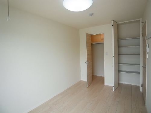 シャン　プロフォンド 302号-7