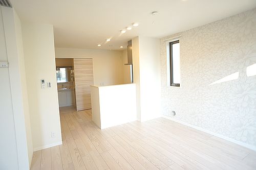 メゾン　リュイソー 102号-3