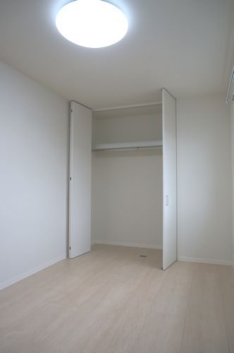 ガイア是政 弐番館 301号-5