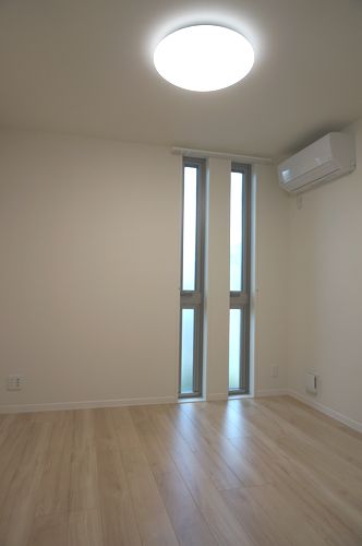 Ｇｒｕｎｅｒ　Ｏｒｔ 102号-4