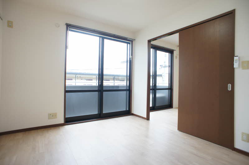 シャーメゾンC 202号-2