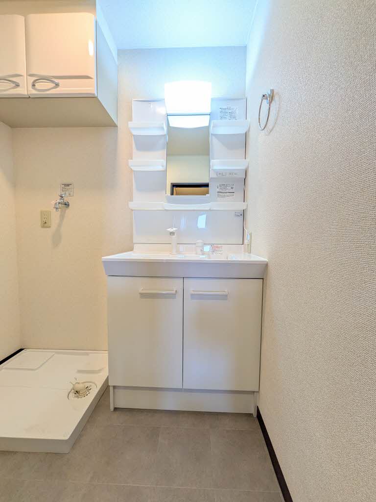 フラワーマンション 302号-3