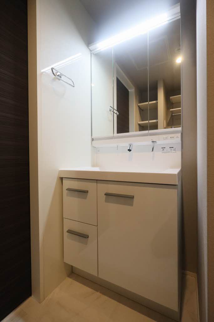 エー　レジデンス 302号-7