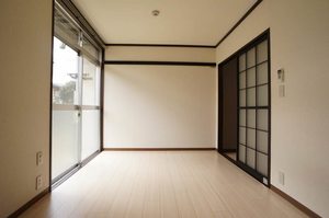 ジュネス伊勢山　Ⅱ 103号-3