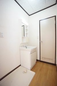 ルミエール・イースト 202号-5