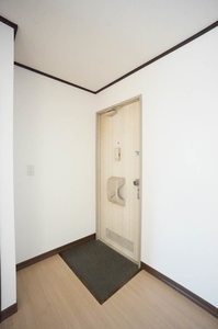 ルミエール・イースト 202号-8