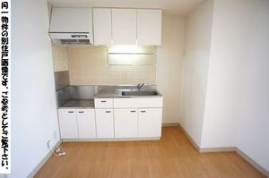カ―サベルテ山本 203号-11