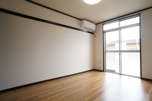 ドエル山際 102号-4