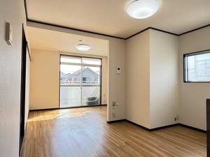 ドエル山際 203号-2