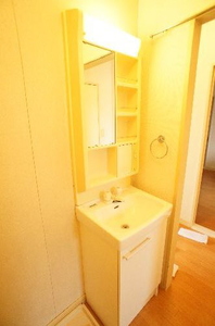 ファミール綾瀬 201号-8