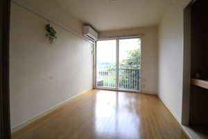 アズール湘南 202号-3