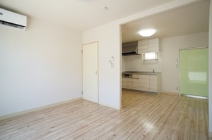 ドゥ・ルミエール 102号-3