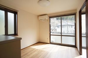 グランシード市川 202号-2