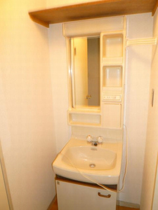 ドミトリ－久地 102号-8