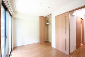 シャーメゾン日野 203号-2