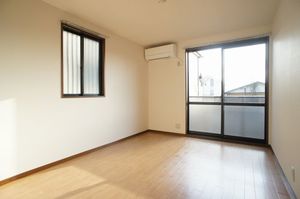 ルミエール城山 102号-4