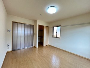 ヒュースロア 203号-2