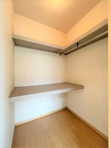 ヒュースロア 203号-4