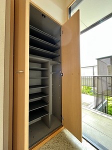 ヒュースロア 203号-8