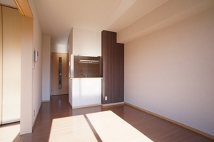 ドミールエビナ参番館 102号-2
