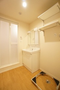 ノイエス・レ－ベン 301号-9