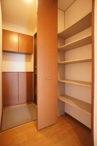 グランシード城山 201号-11