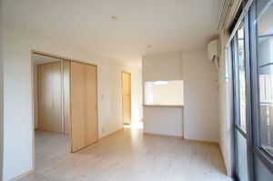 メゾン　ド　ベルソー 101号-2