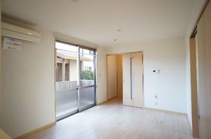 メゾン　ド　ベルソー 101号-3