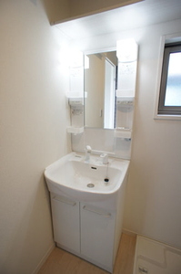 ビルネブリューテ 101号-9