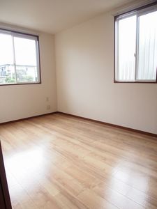 レフィナード鵠沼 Ⅴ 102号-4