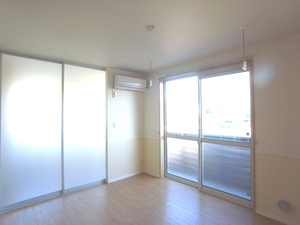 グランKコート C 201号-3