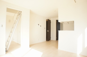 クレール湘南 202号-2