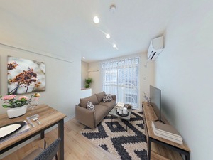 クローバーハイツ 202号-1