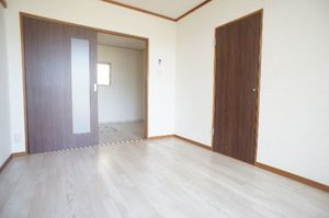 ハイネス大倉山 102号-4