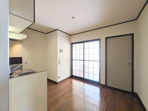 クィーンパレス 203号-4