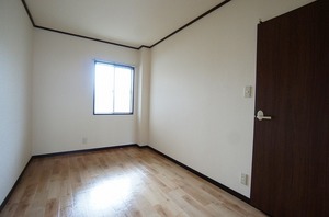 カミーリア・レジデンス 102号-4