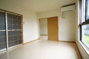 ホワイトヒルズ 102号-2