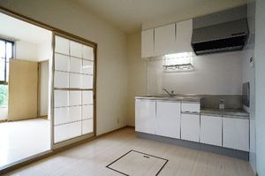 ホワイトヒルズ 102号-5