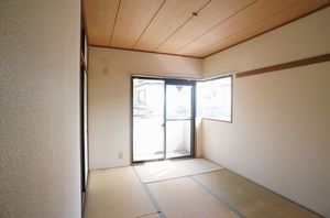 ヤマサコーポ 302号-7