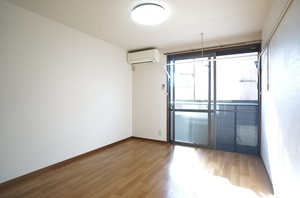 ラフィーネ鶴ヶ峰 102号-3